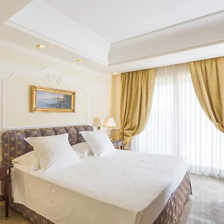 Ashley Hotel 4*