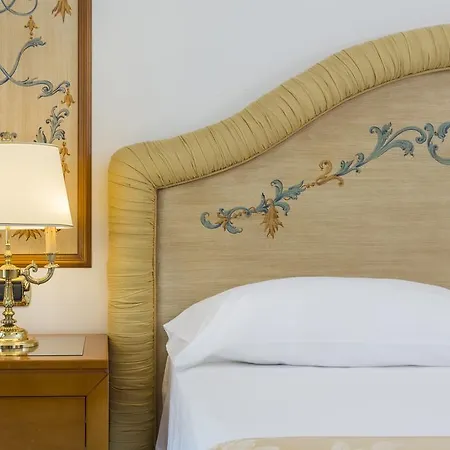 Hotel Ashley 4*